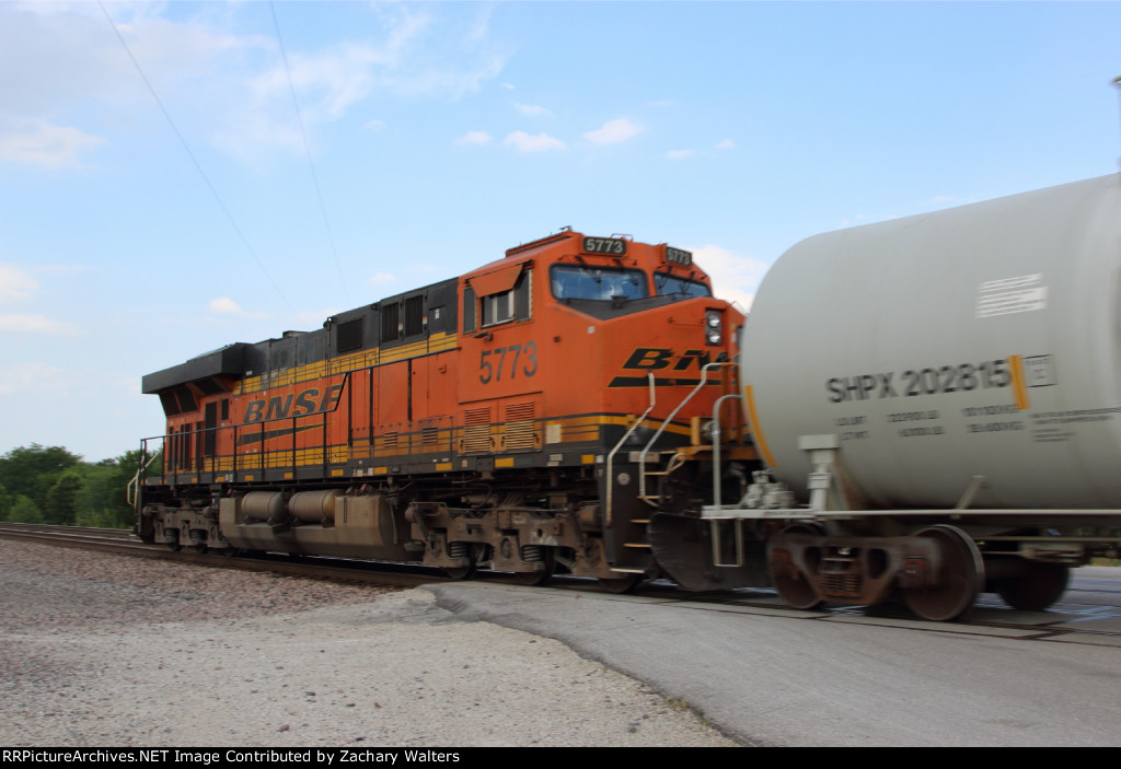 BNSF 5773